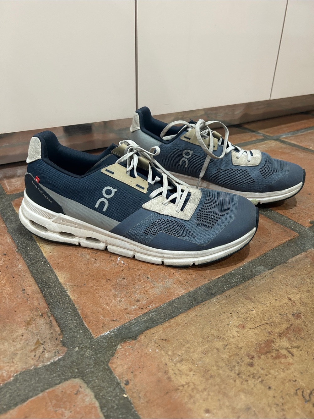 On Running Men's Navy and White Athletic Running Shoes - Picture 2 of 11